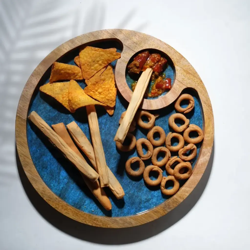 [BMWDI0009] Midnight Speckle — Wooden Chip & Dip Platter